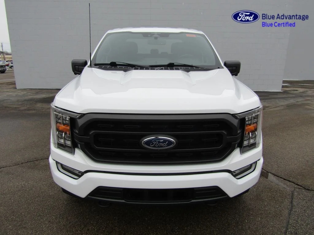 Certified Used 2023 Oxford White Ford XLT image 4