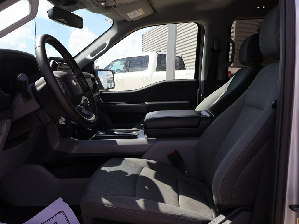 Used 2024 Silver Ford XLT image 24