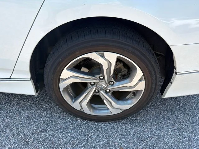 Used 2019 White Honda EX image 9