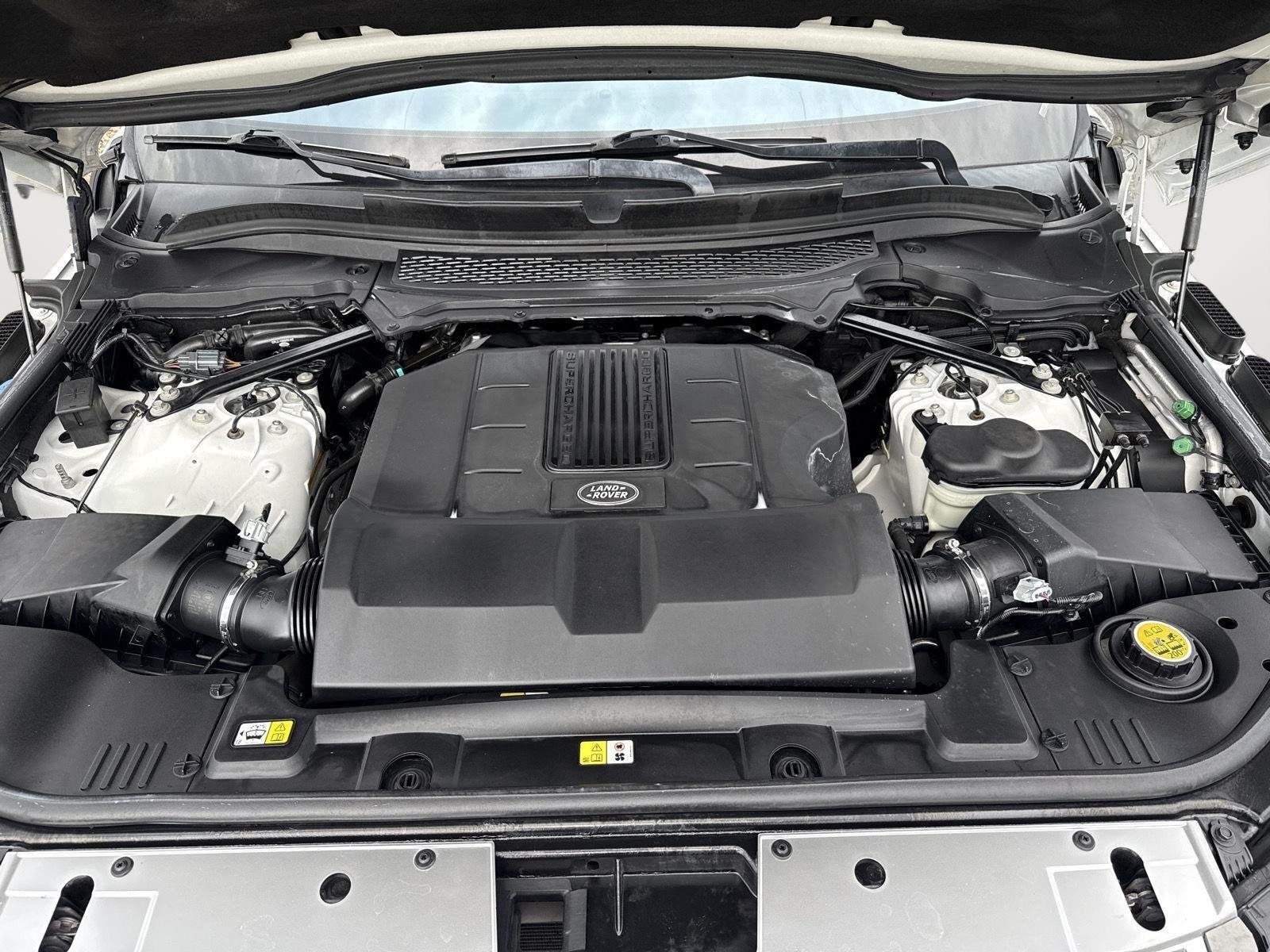 Used 2016 Fuji White Land Rover Supercharged image 8