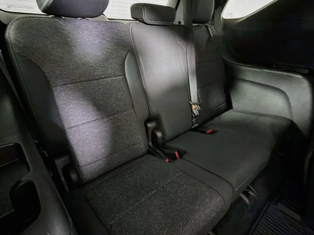 Used 2025 Summit White Chevrolet LT image 24