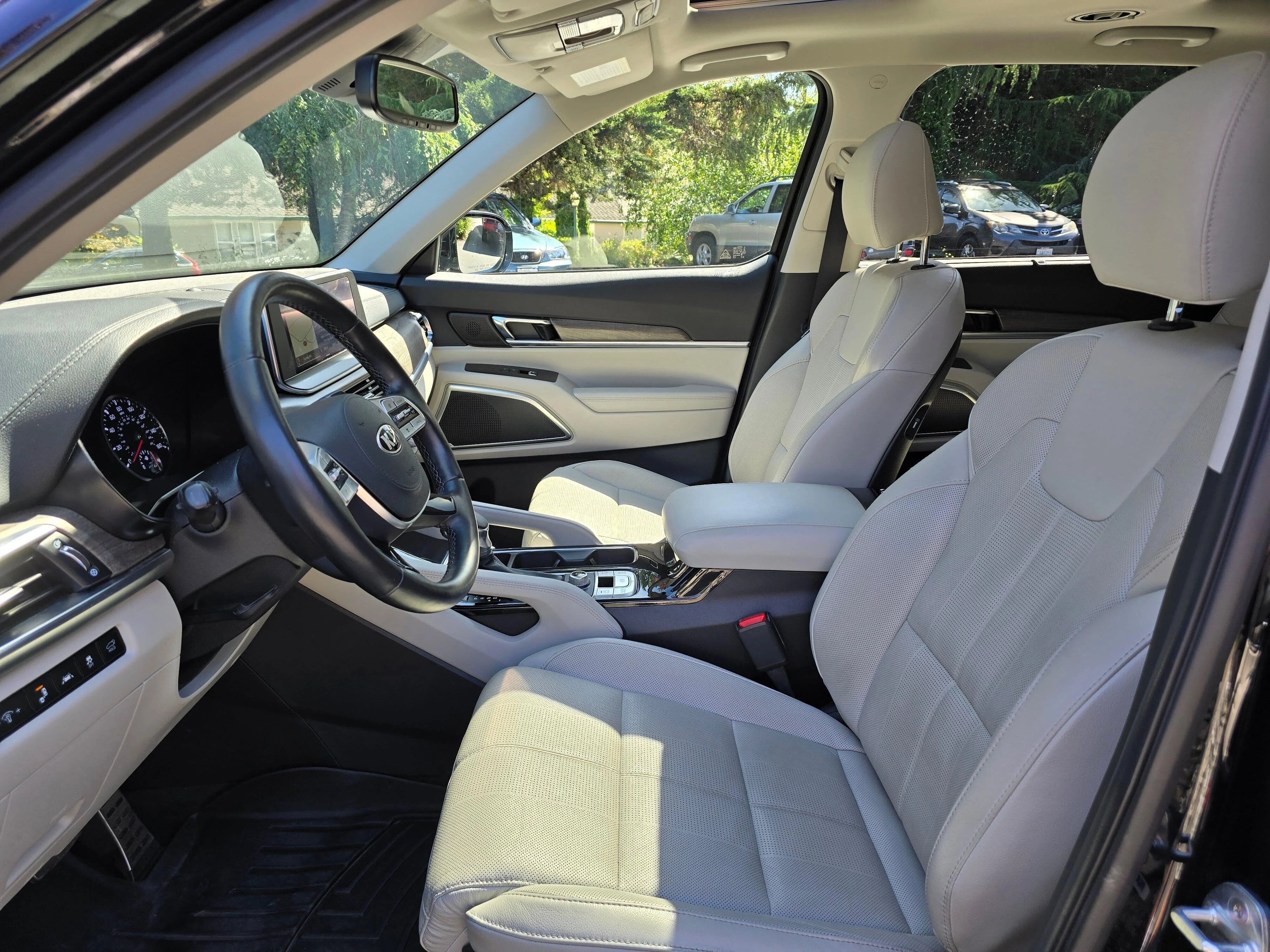 Used 2020 Ebony Black Kia SX image 8