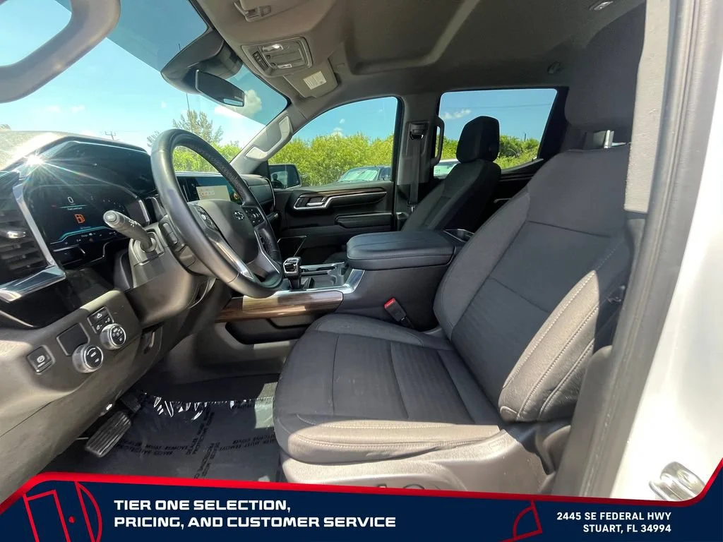 Used 2024 Summit White Chevrolet RST image 10