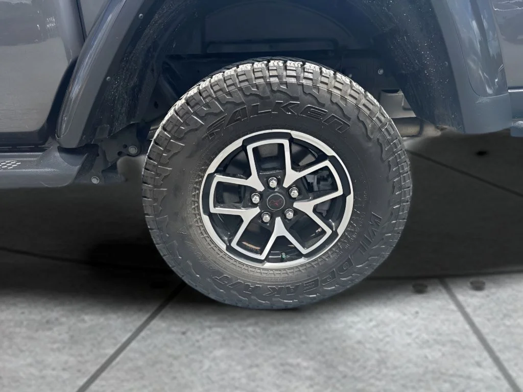 Used 2024 Gray Jeep Rubicon image 31