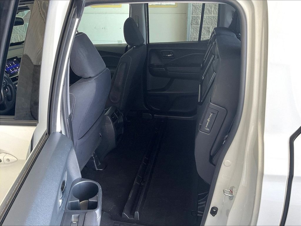 Used 2023  Honda Sport image 26