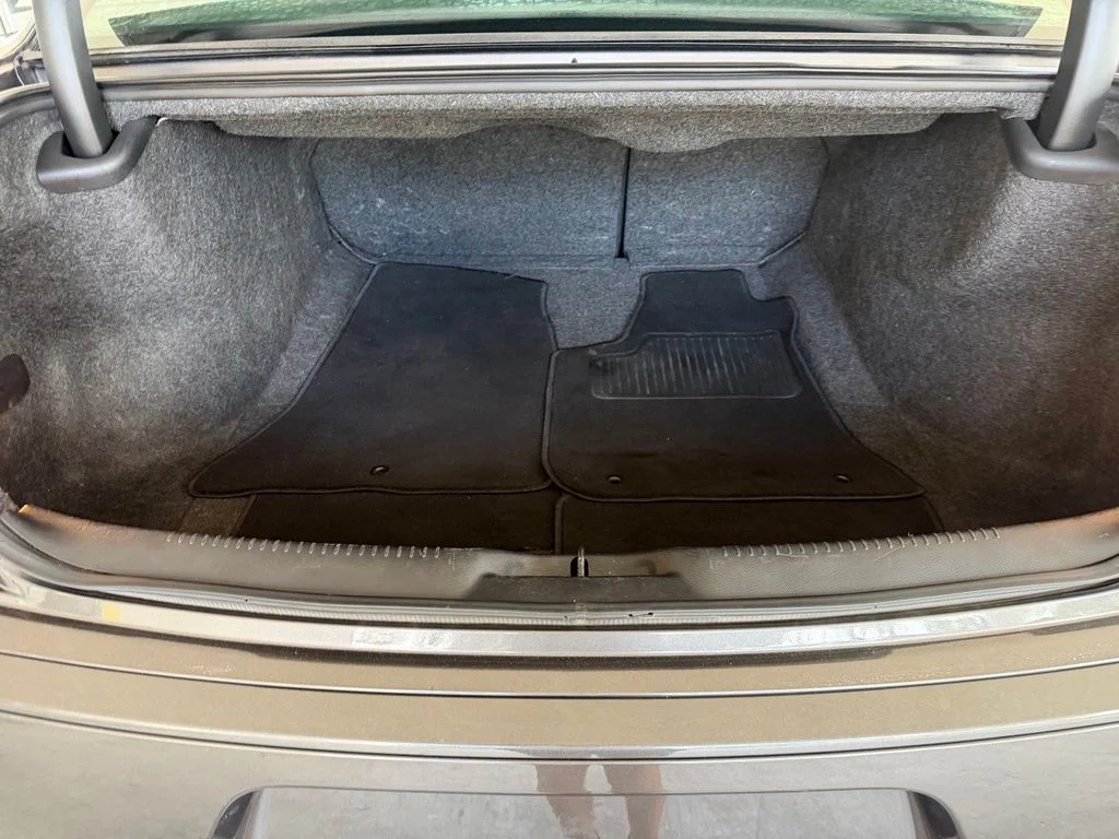 Used 2019 Gray Chrysler Touring image 32