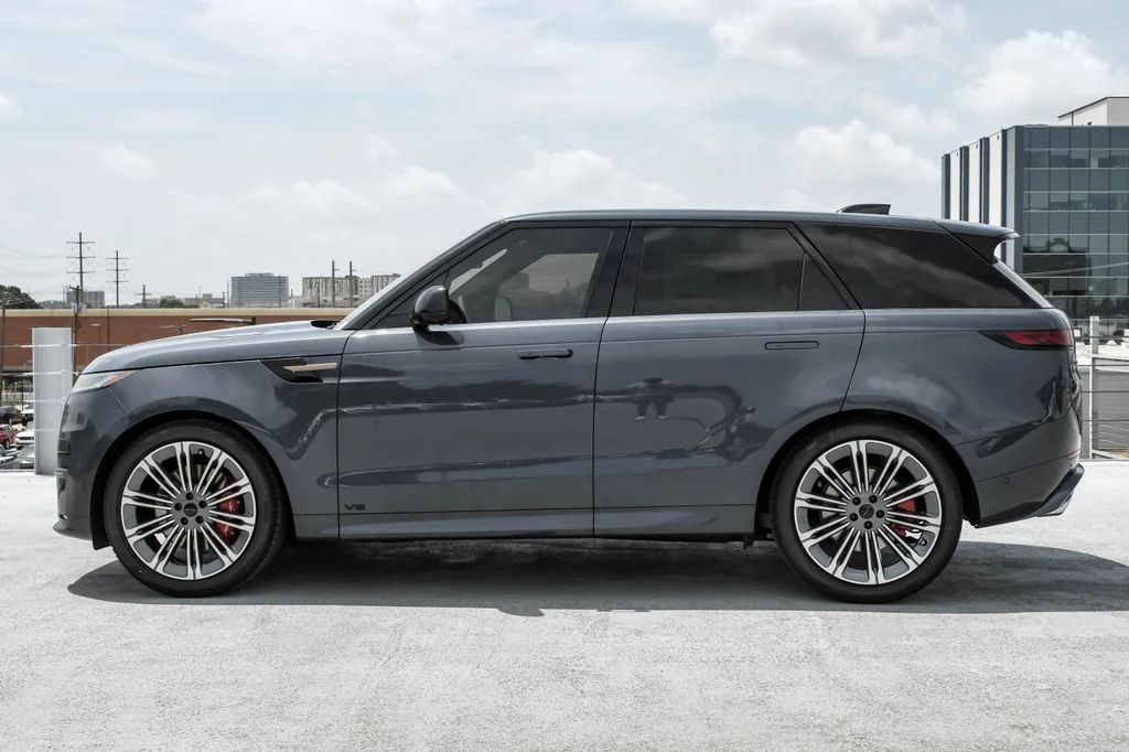 New 2026 Varesine Blue Metallic Land Rover Dynamic SE image 10
