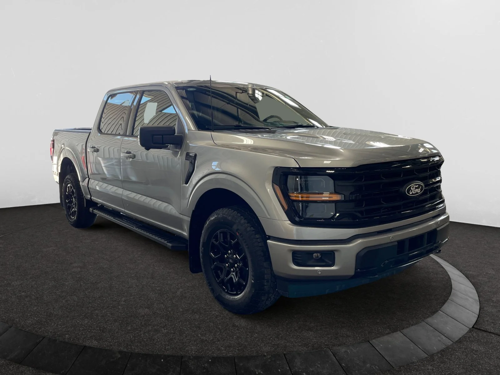 New 2026 Iconic Silver Metallic Ford XLT image 7