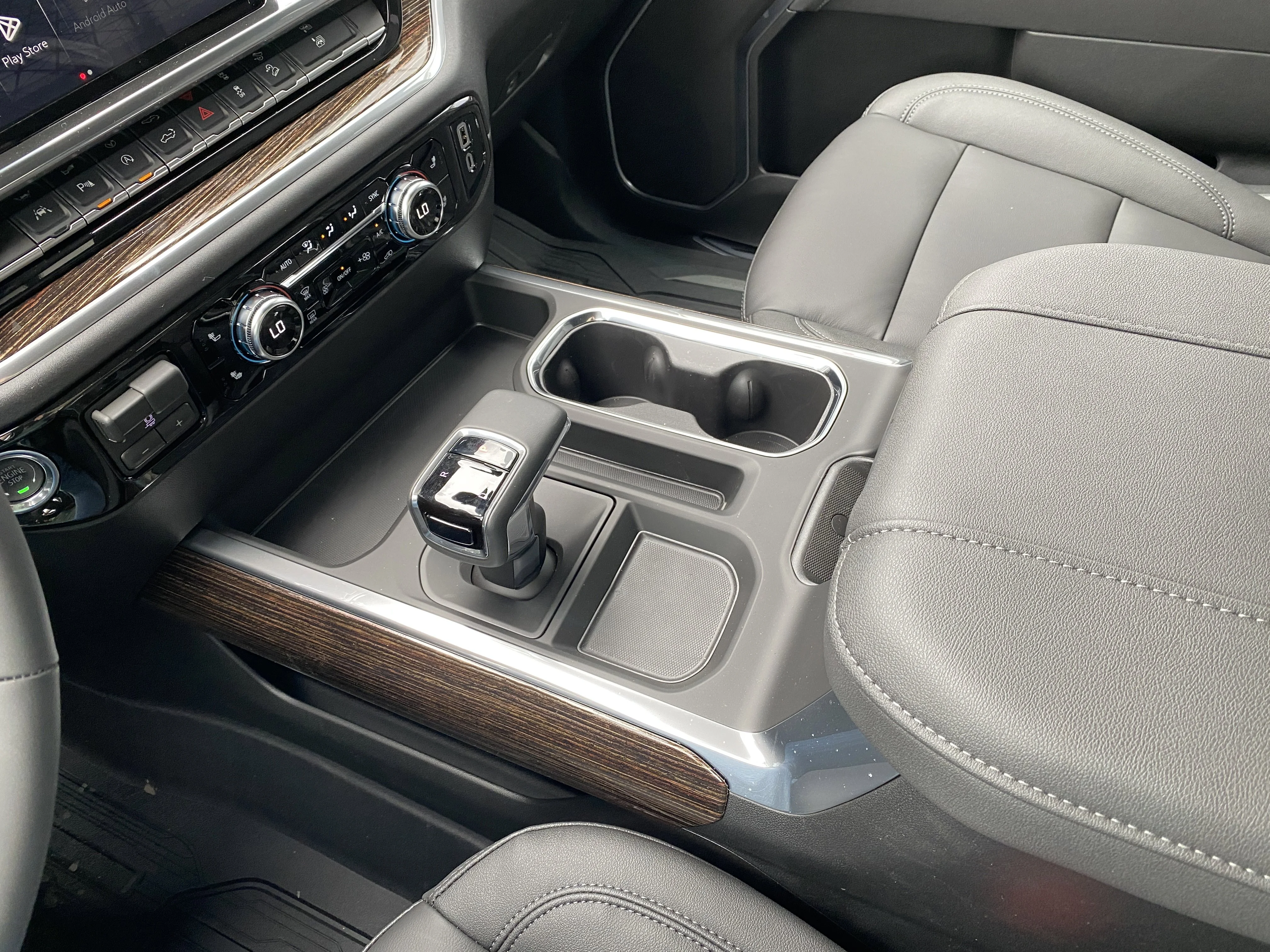 New 2026 ONYX BLACK GMC Elevation image 24