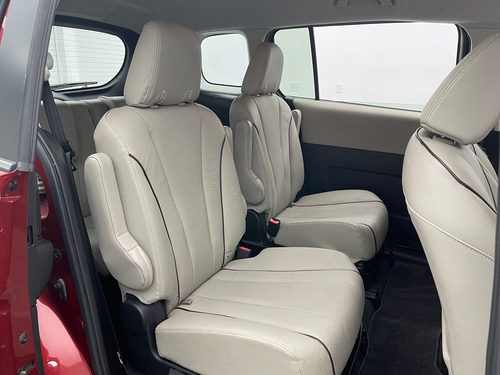 Used 2014 Zeal Red Mica Mazda Grand Touring image 30
