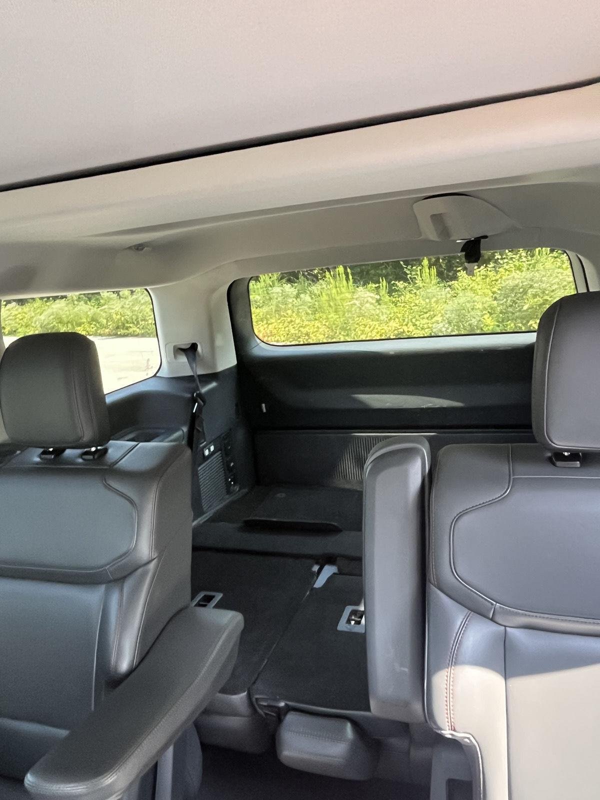 Used 2025 Agate Black Ford Active image 30