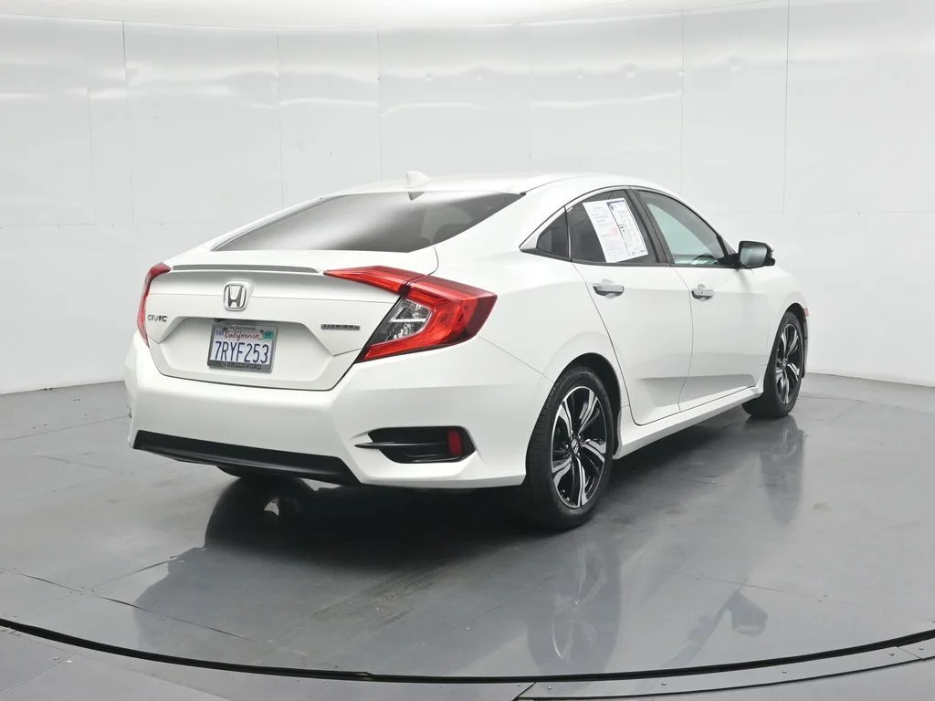 Used 2016 White Honda Touring image 24