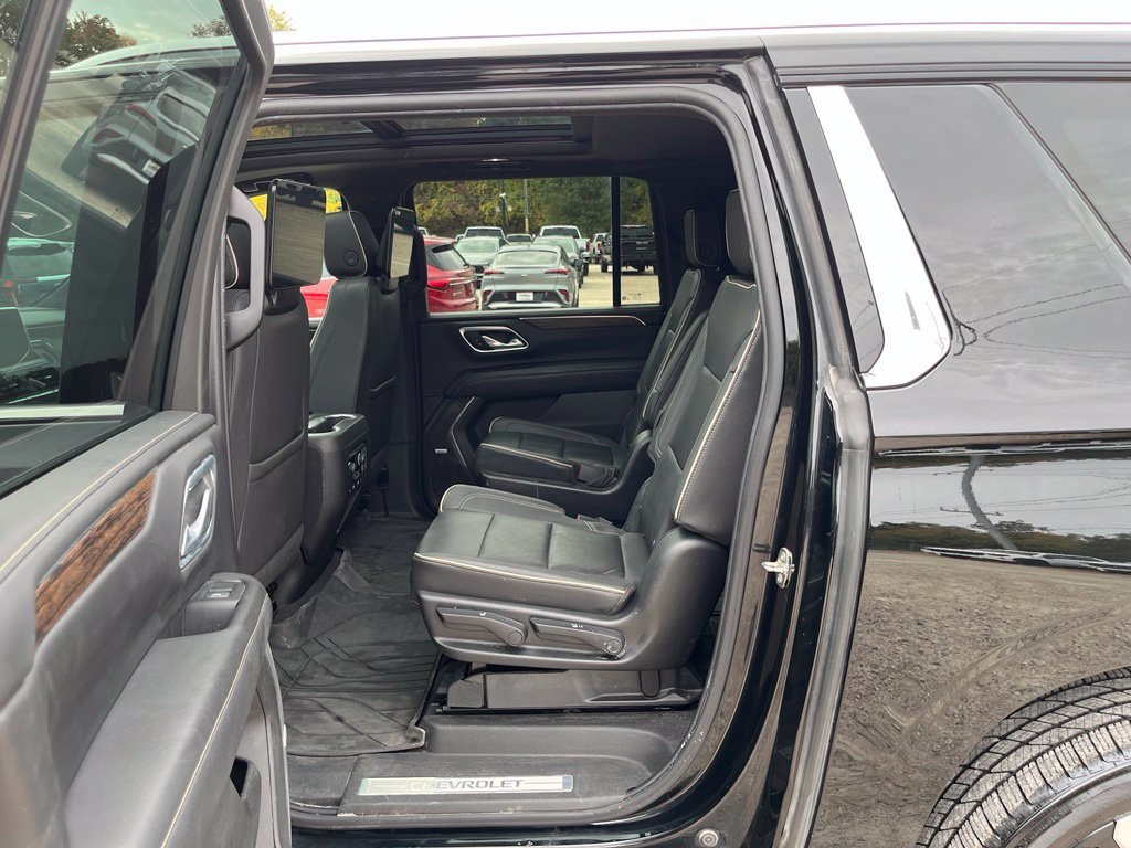 Used 2023 BLACK Chevrolet Premier image 32