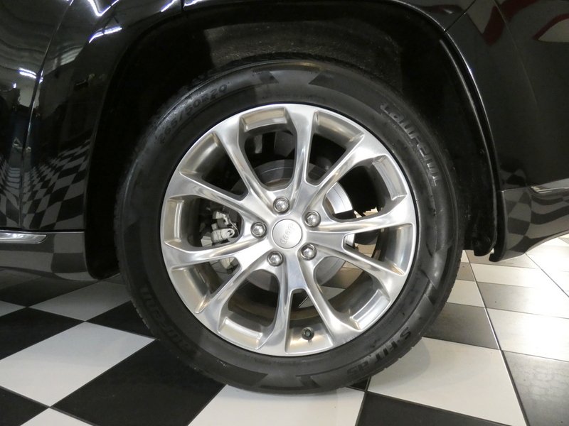 Used 2020 DIAMOND BLACK CRY Jeep 4d SUV 4WD Summit V6 image 8