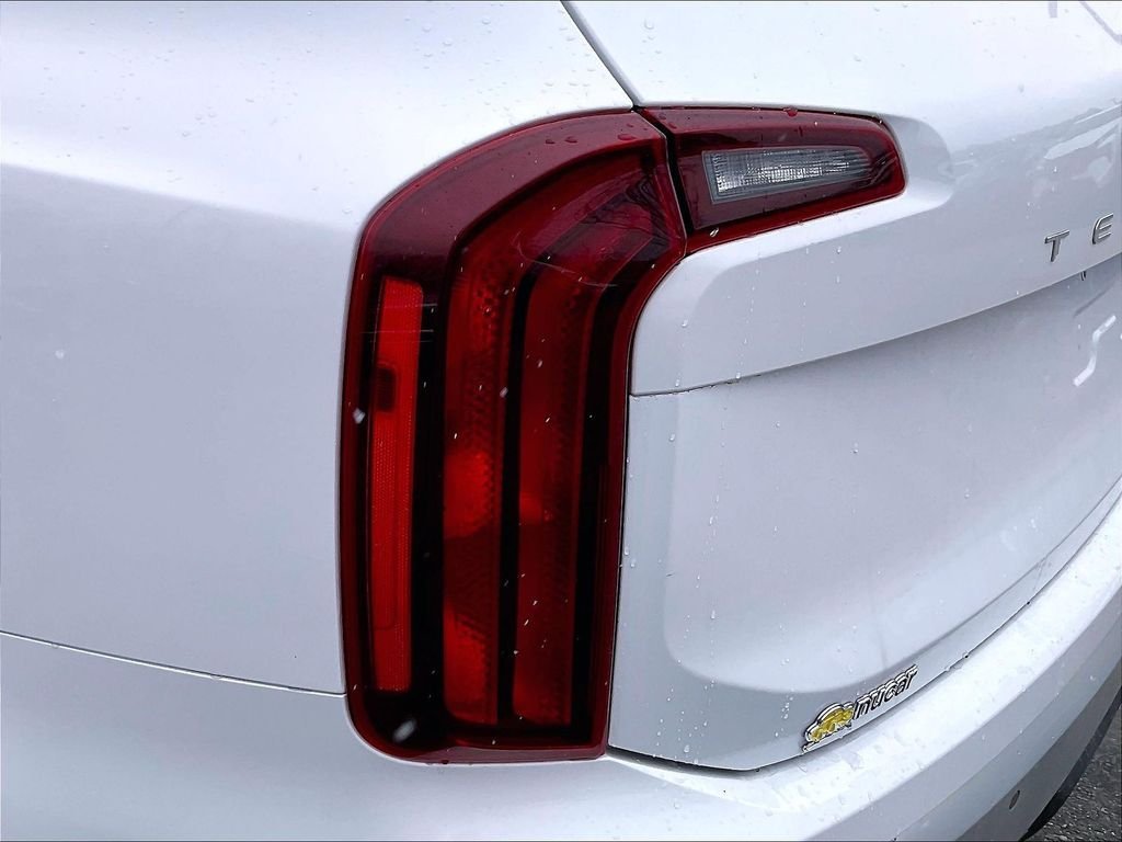 Used 2023 Glacial White Pearl Kia S image 32