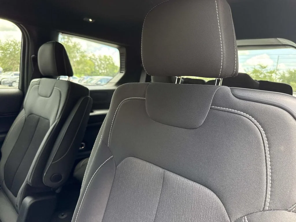 Used 2025 Silver Jeep Laredo image 14