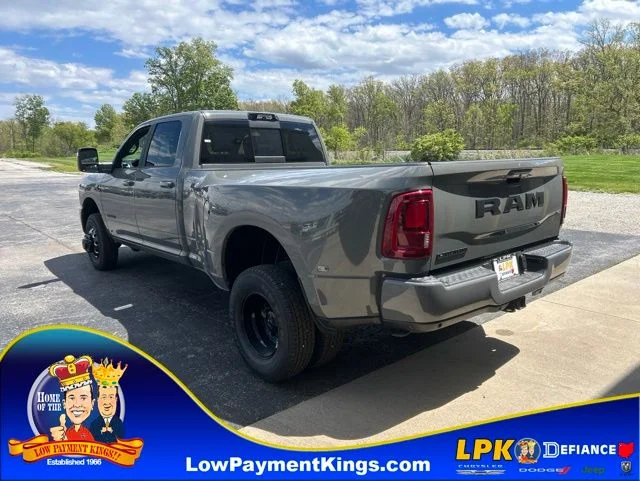 New 2026 Ceramic Gray Clear-Coat Exterior Paint RAM LARAMIE image 6