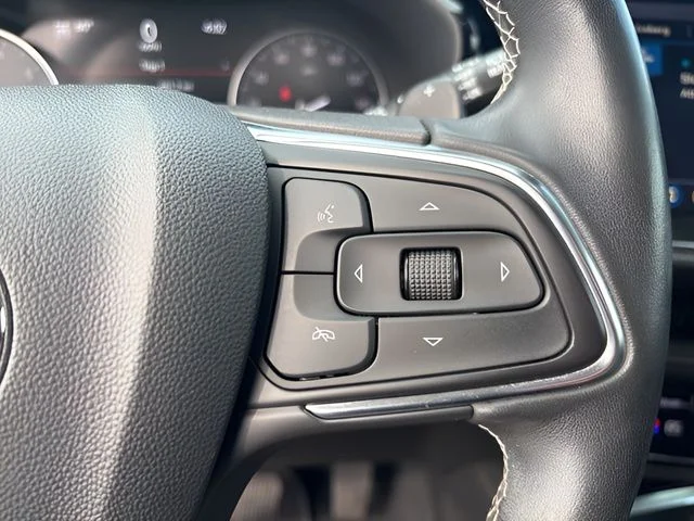 Used 2021 Blue Buick Essence image 20