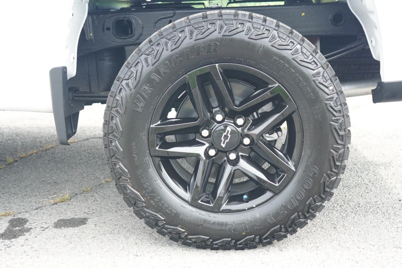 New 2026 Summit White Chevrolet Custom Trail Boss image 11