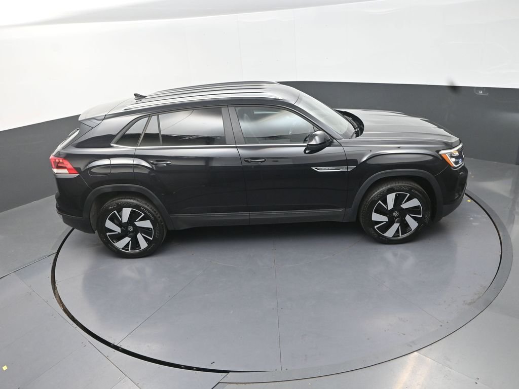 Used 2026  Volkswagen SE w/Technology image 22