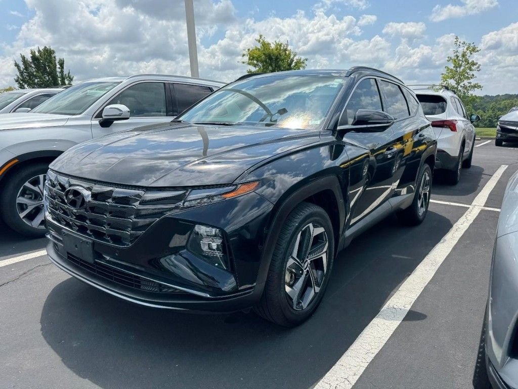 Used 2023 Black Hyundai Limited image 3