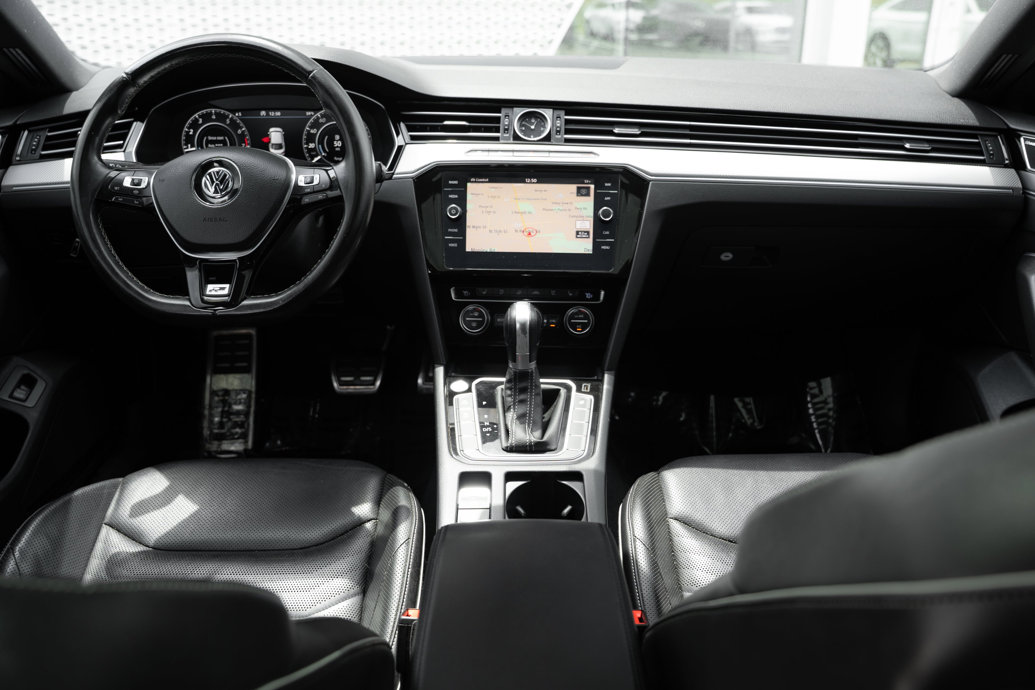 Used 2019 Pyrite Silver Metallic Volkswagen SEL Premium R-Line image 8
