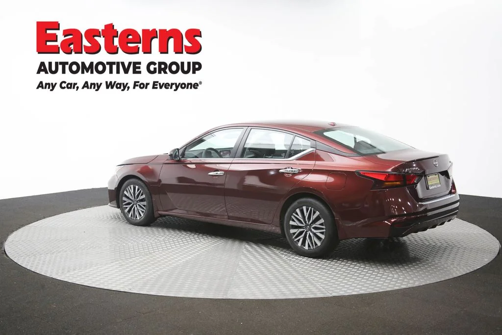 Used 2023 Red Nissan 2.5 SV image 63