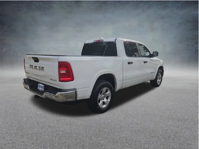 Used 2025 White Ram Big Horn/Lone Star image 7