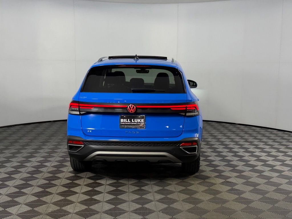 Used 2025 Blue Volkswagen 1.5T SE image 8