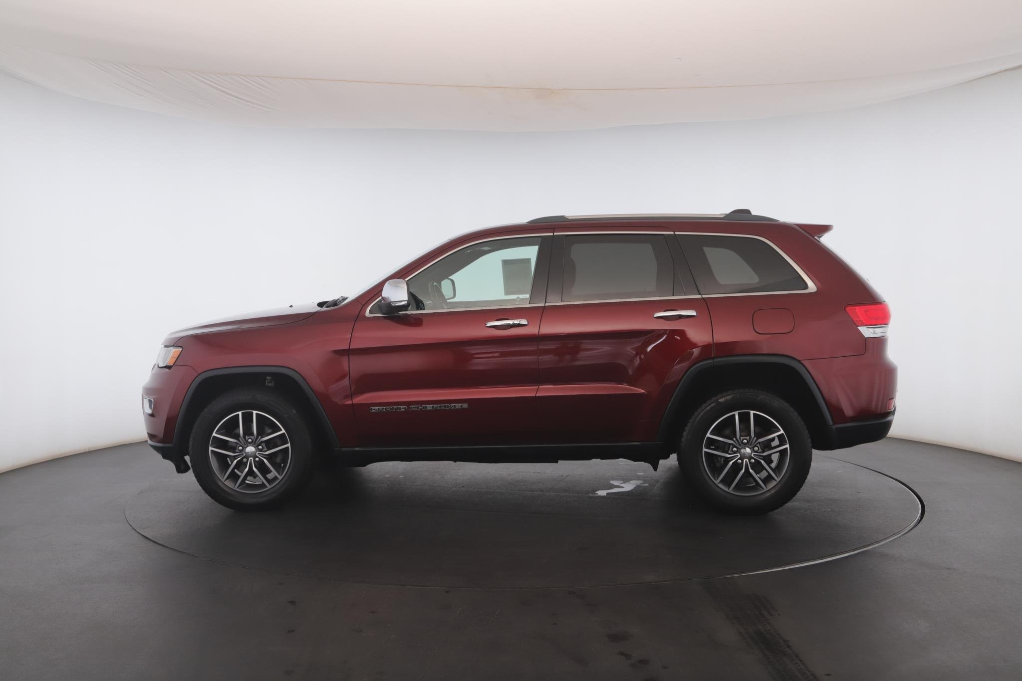 Used 2018 Velvet Red Pearlcoat Jeep Limited 4x4 image 21