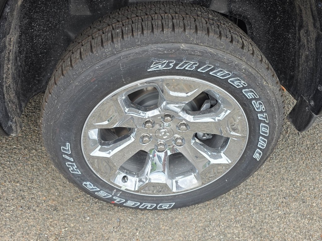 New 2026 Diamond Black Crystal Pearl-Coat Exterior Paint RAM Big Horn/Lone Star image 7