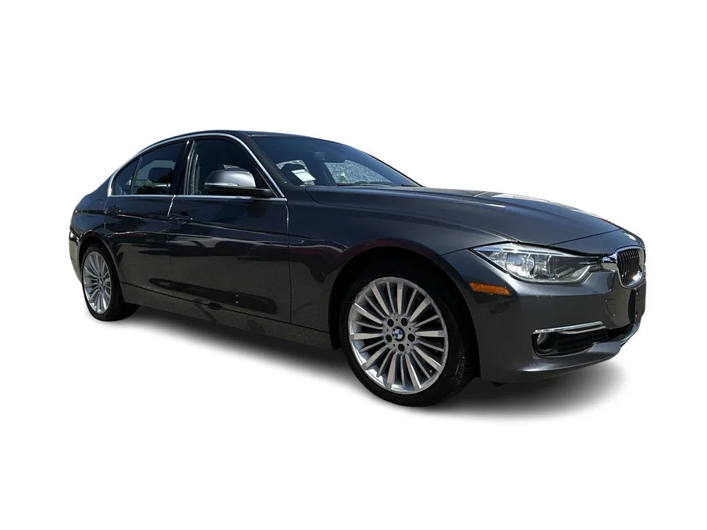 Used 2015 Mineral Grey Metallic BMW xDrive Sedan Dilawri Certified   Local BC   No Acc image 17