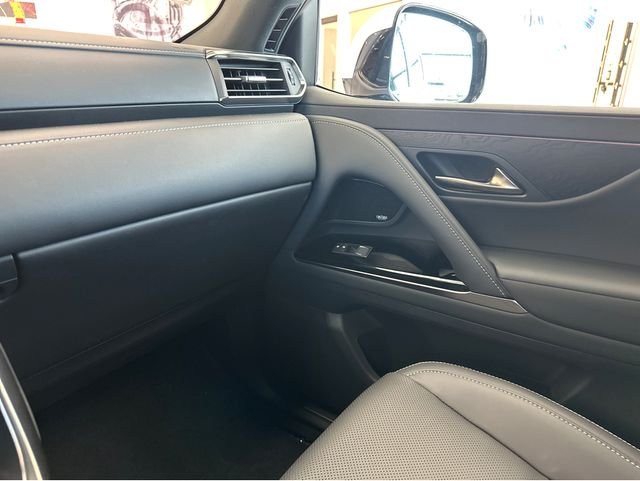 2026 Lexus LX 700h Luxury - Photo 8