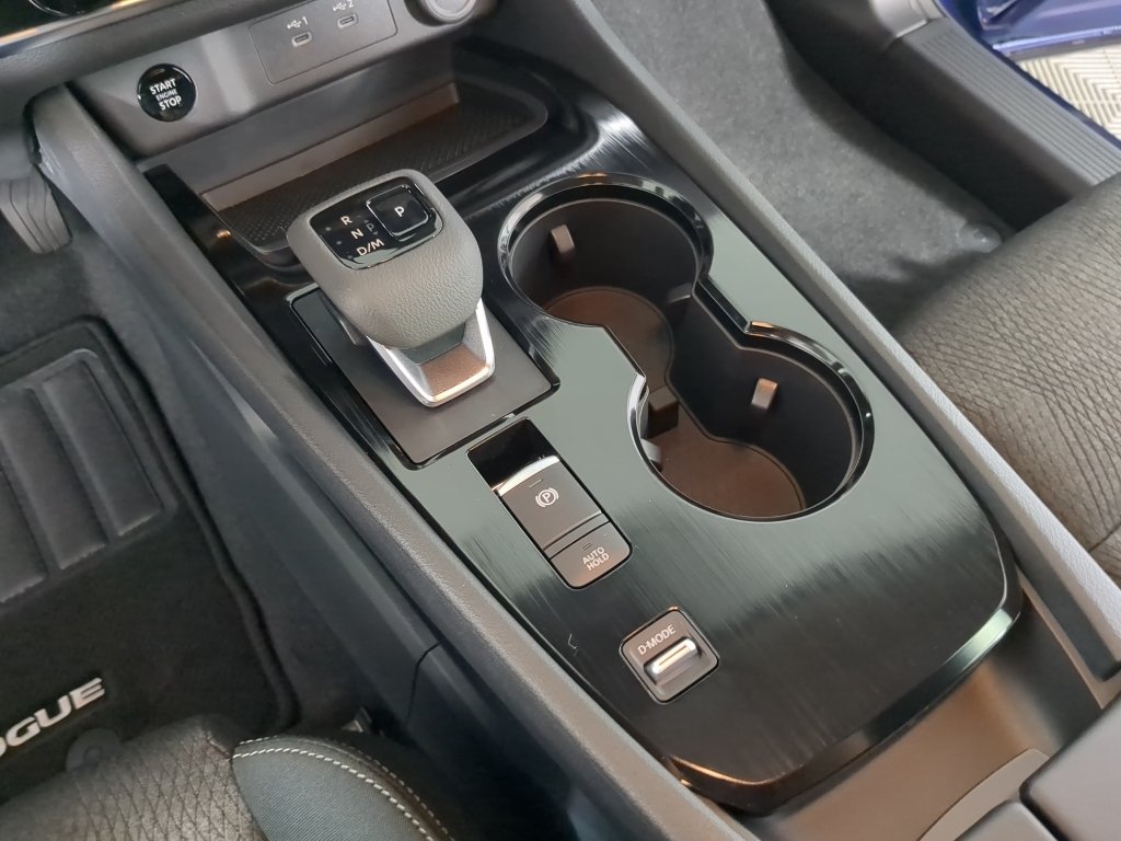 New 2026 Deep Ocean Blue Pearl Nissan SV image 26