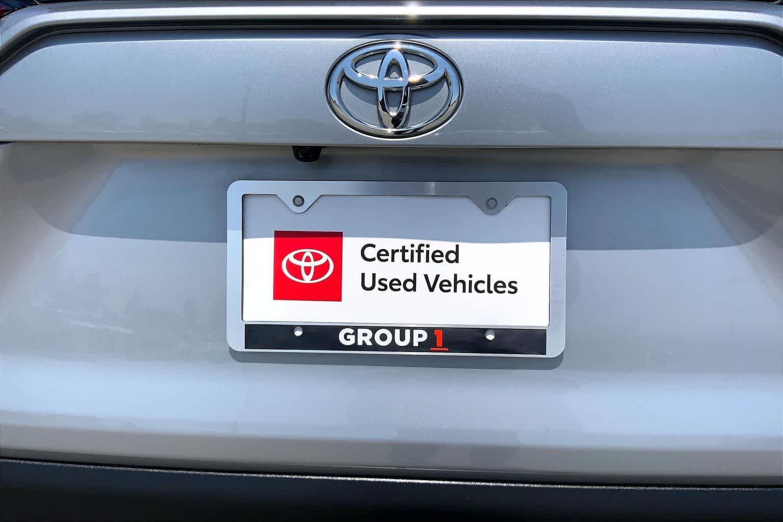 Used 2022 Silver Sky Metallic Toyota XLE Premium image 10
