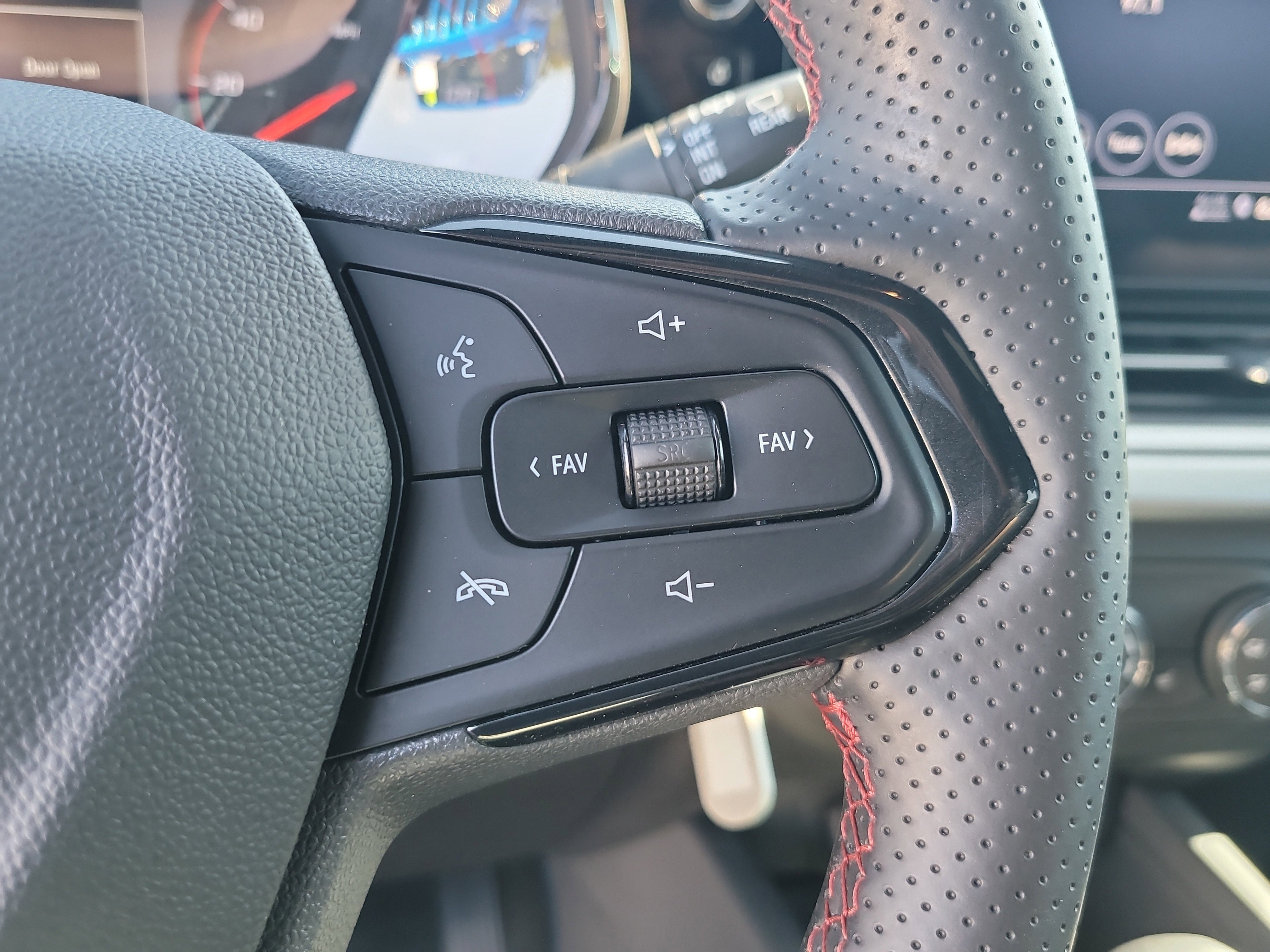 Used 2025 Crimson Metallic Chevrolet 1RS image 27