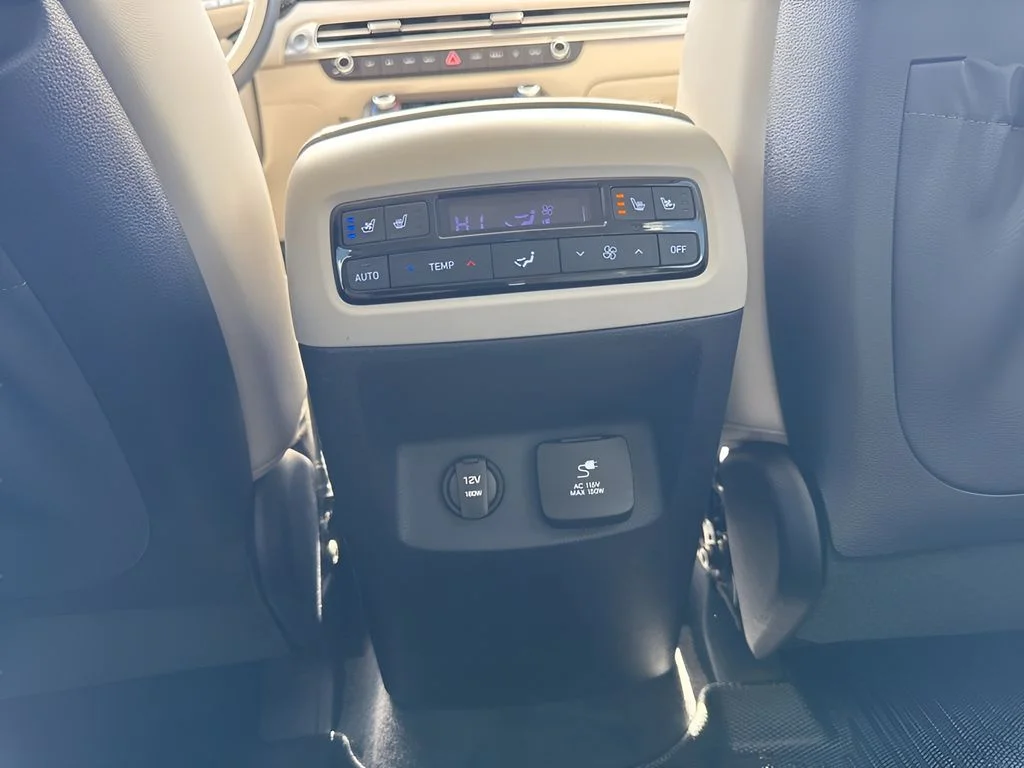 Used 2025 White Hyundai Calligraphy image 15