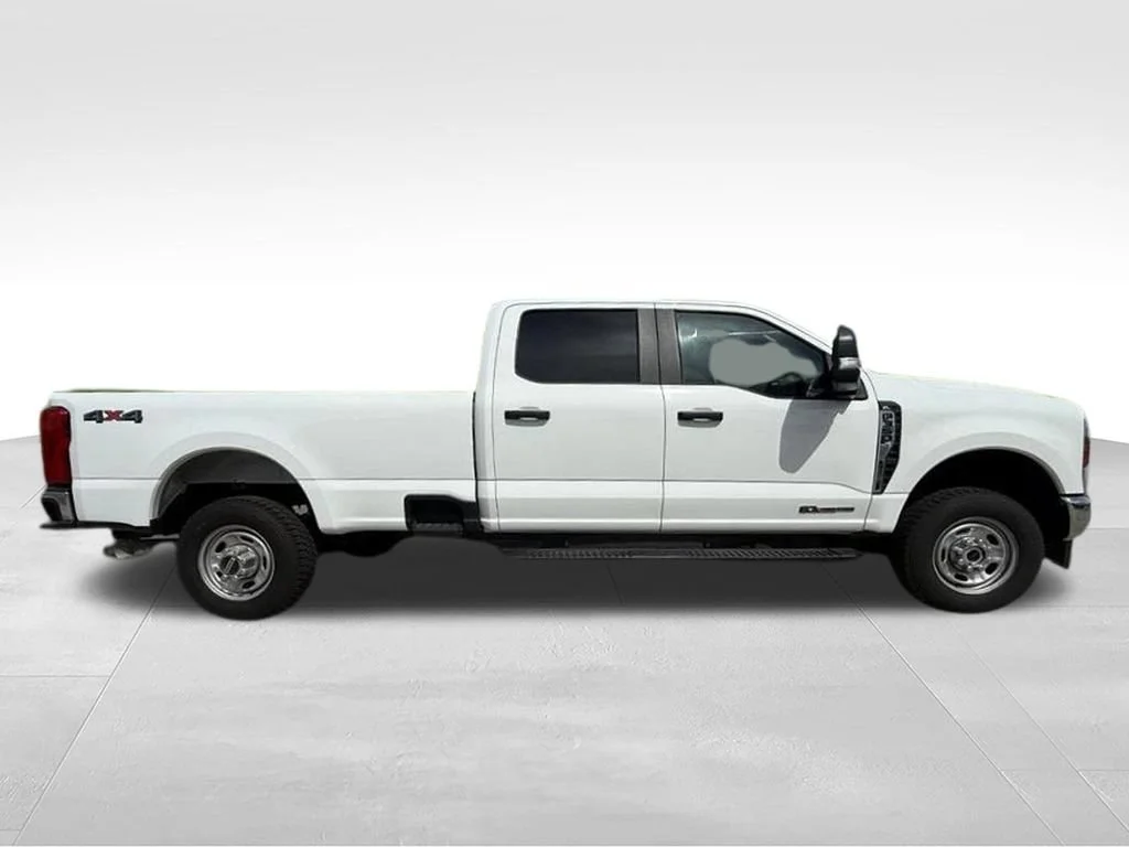 Used 2024 White Ford XL image 7