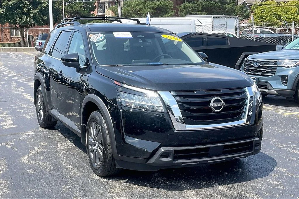 Used 2022 Black Nissan SV image 35