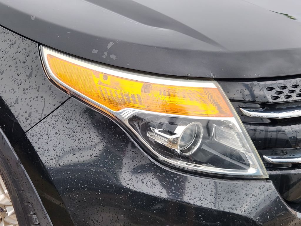 Used 2015 Tuxedo Black Metallic Ford Limited image 8