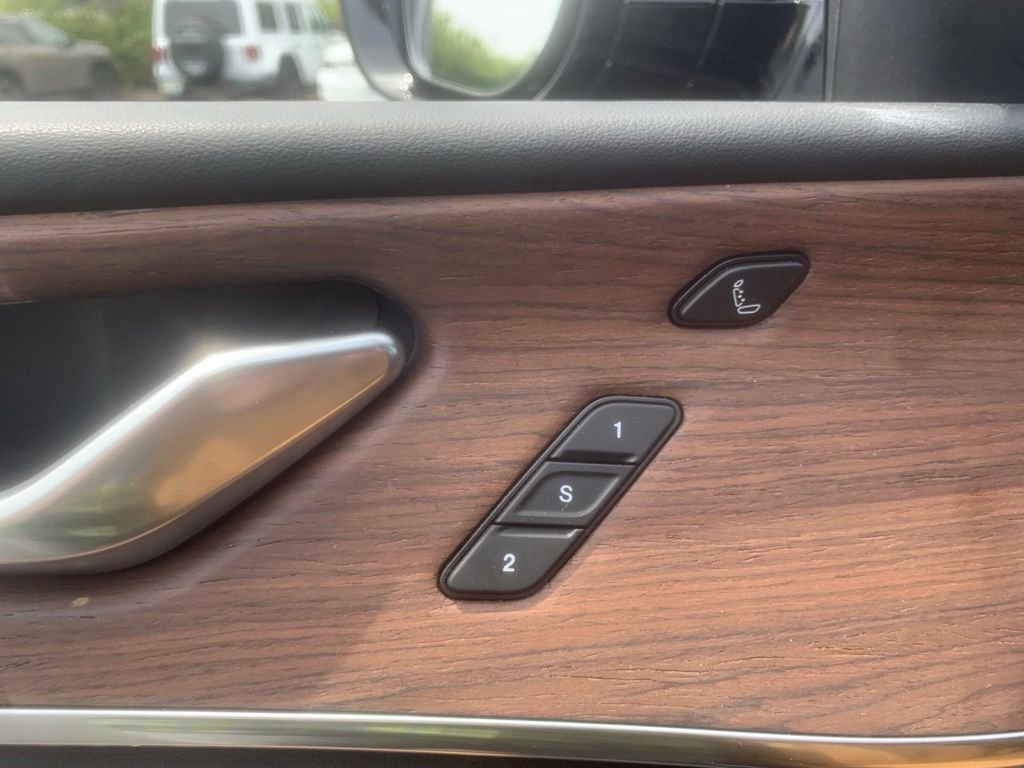 Used 2022 Brown Jeep Summit 4xe image 13