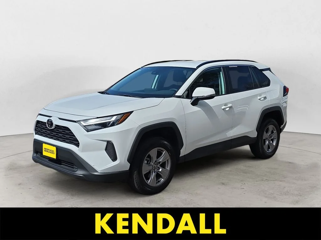 2025 Toyota RAV4 XLE AWD's photo