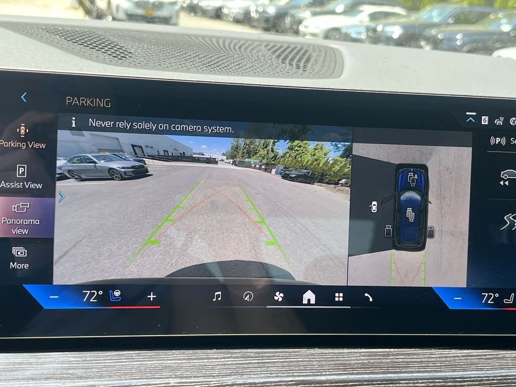 Used 2027 Blue BMW xDrive40i image 17