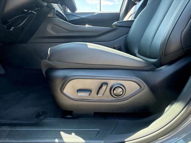 New 2026 Sting-Gray Clear-Coat Exterior Paint Jeep Limited image 19
