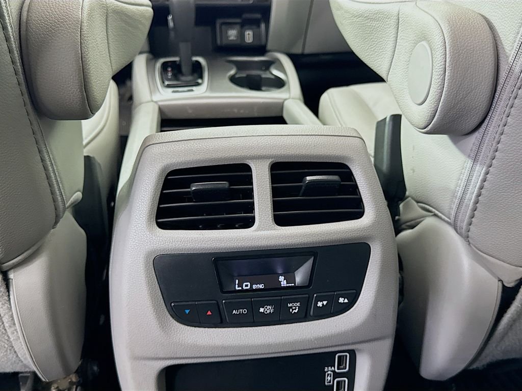 Certified Used 2019 Modern Steel Metallic Honda EX-L image 30