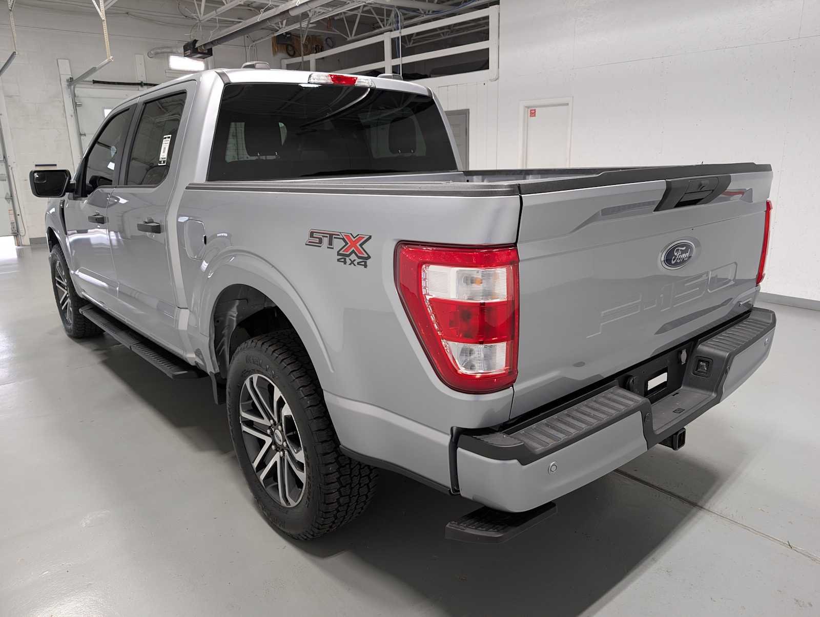 Used 2023 Iconic Silver Ford XL image 7