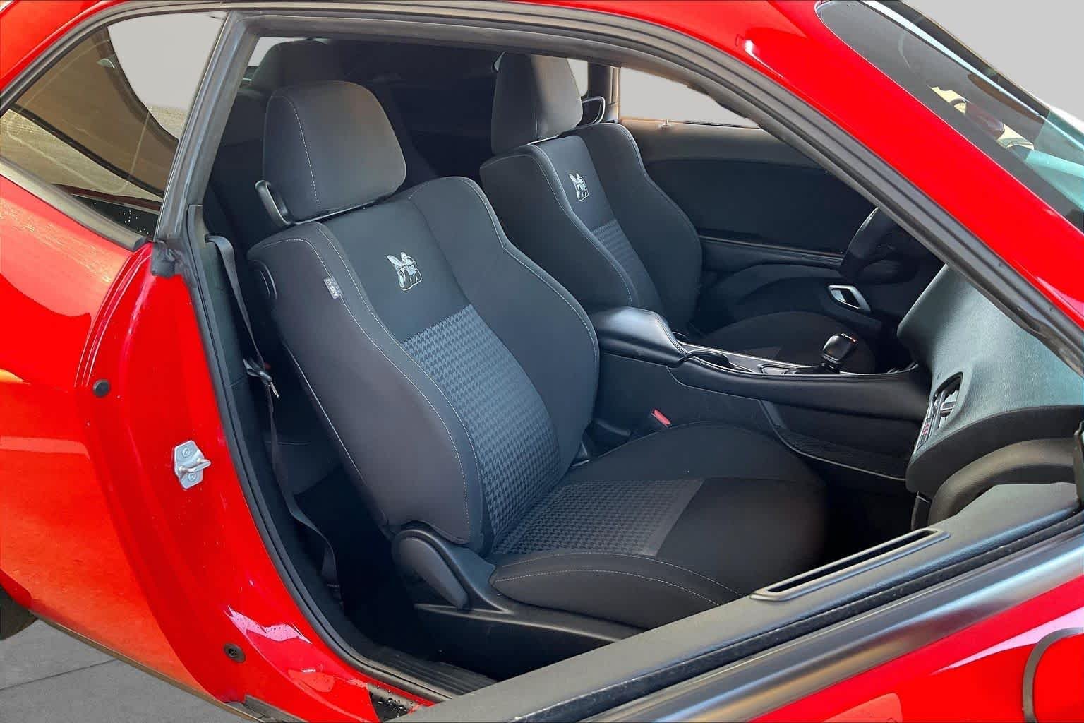 Used 2021 Torred Clearcoat Dodge R/T Scat Pack image 9