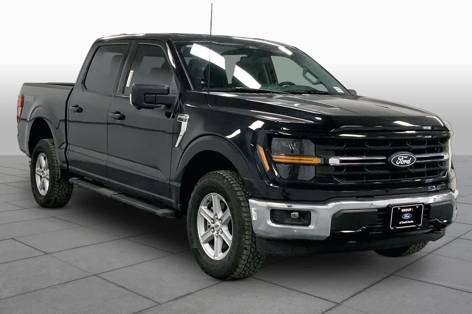New 2026 Agate Black Metallic Ford XLT image 2