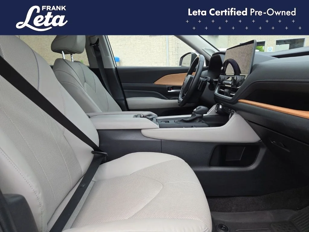 Used 2024 White Toyota Platinum image 20