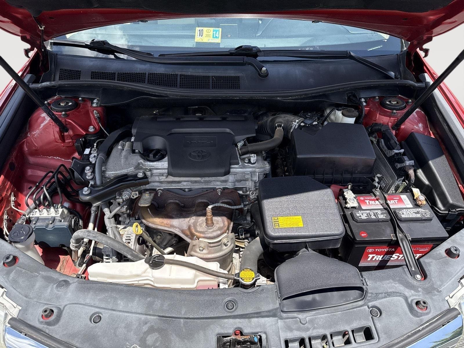 Used 2014 Barcelona Red Metallic Toyota XLE image 8